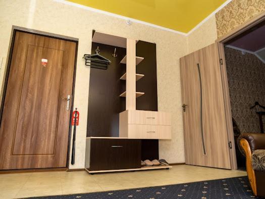 Hotel Unenege Nizhyn Zewnętrze zdjęcie